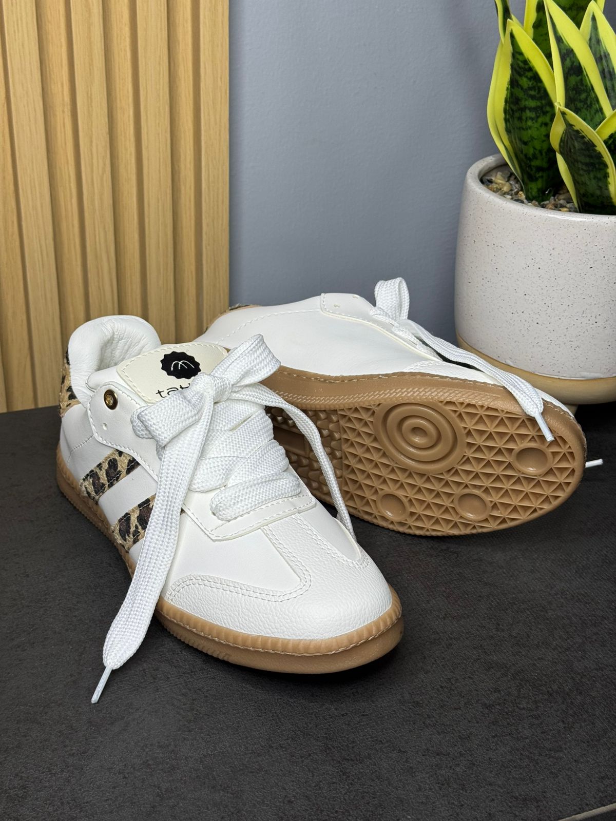 gid://shopify/MediaImage/24942272675934